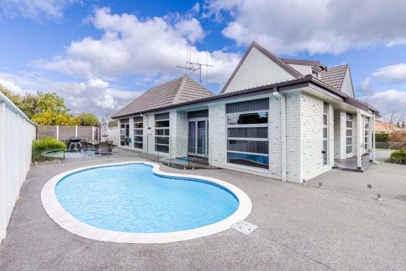 Summer Holiday 4 Bedrooms House In Hamilton With Pool And Spa Zewnętrze zdjęcie